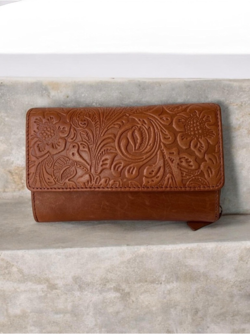 New  embossed floral genuine Leather Wallet